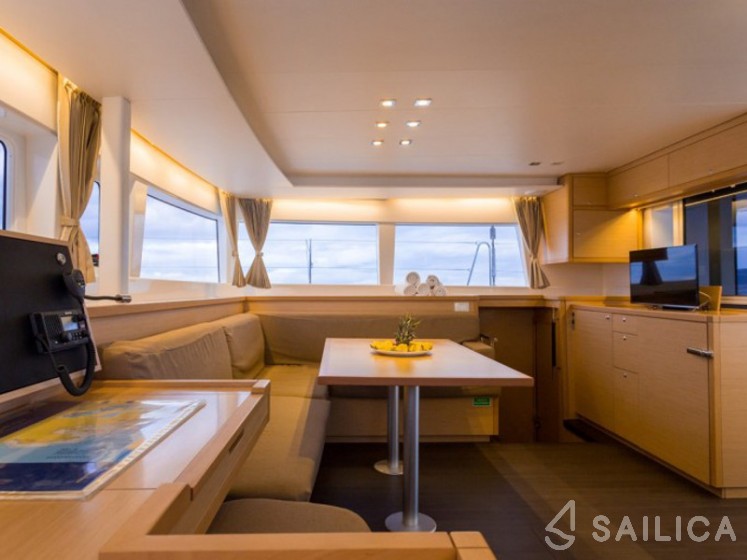 Lagoon 450 - Yacht Charter Sailica