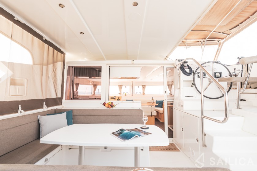 Lagoon 421 - Yacht Charter Sailica