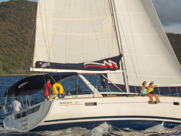 Oceanis 45 - Yacht Charter Sailica