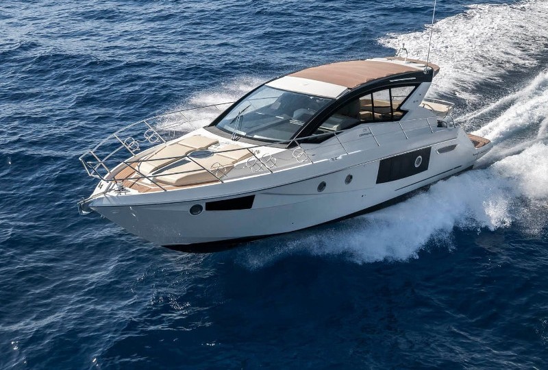 Cranchi M44 HT - Yacht Charter Sailica