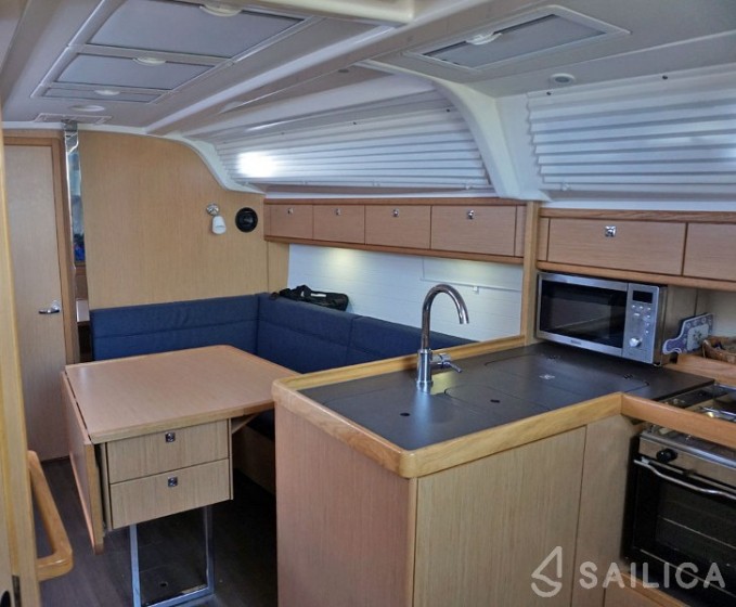 Bavaria Cruiser 37 - Yacht Charter Sailica