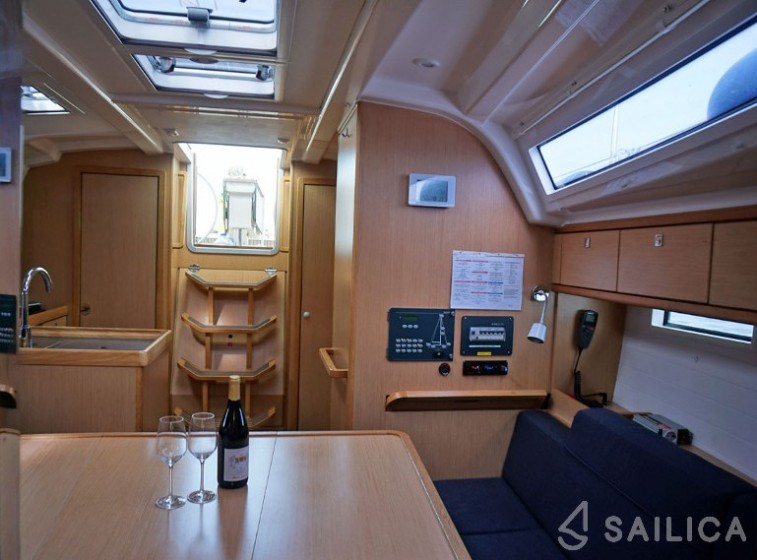 Bavaria Cruiser 37 - Yacht Charter Sailica