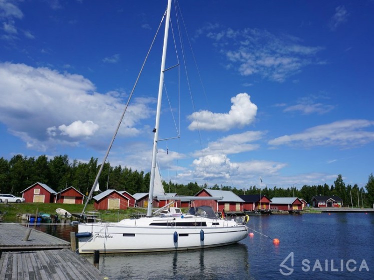Bavaria Cruiser 37 - Yacht Charter Sailica