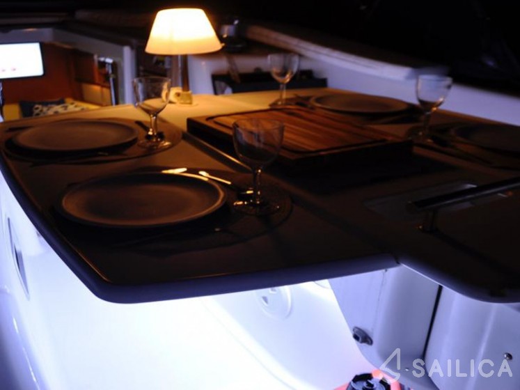Oceanis 40 - Yacht Charter Sailica