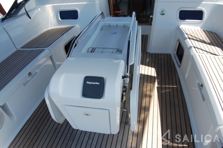 Sun Odyssey 519 - Yacht Charter Sailica