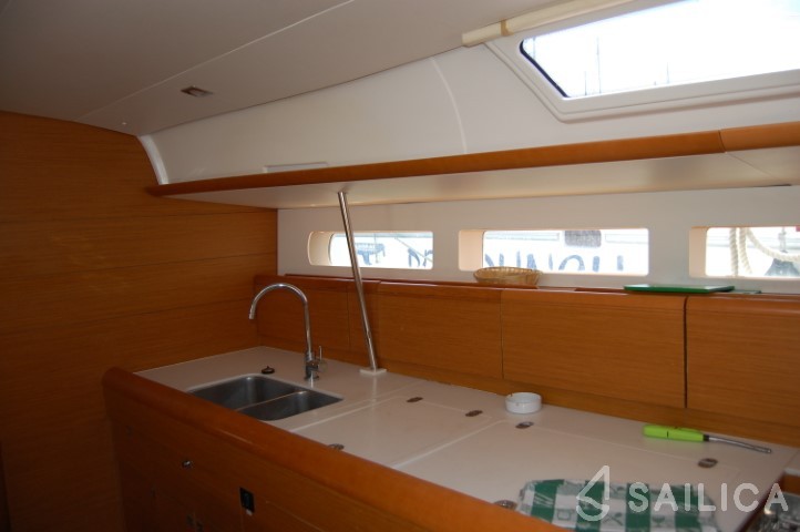 Sun Odyssey 519 - Yacht Charter Sailica