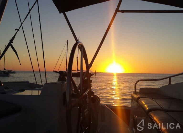 Lagoon 440 - Yacht Charter Sailica