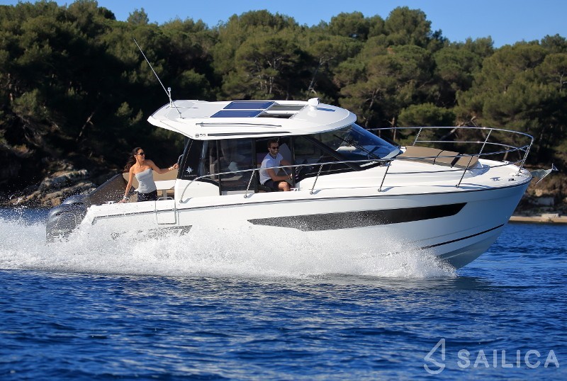 Merry Fisher 895 - Yacht Charter Sailica
