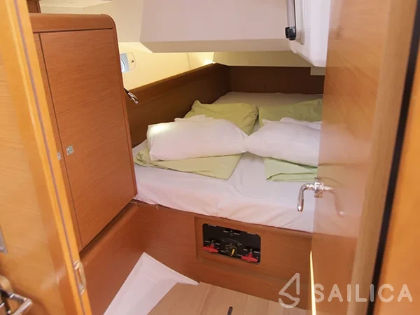 Sun Odyssey 449 - Yacht Charter Sailica
