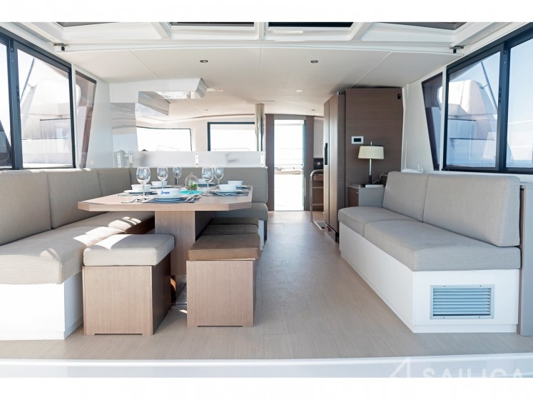 Bali 4.6 - 5 + 1 cab. - Yacht Charter Sailica
