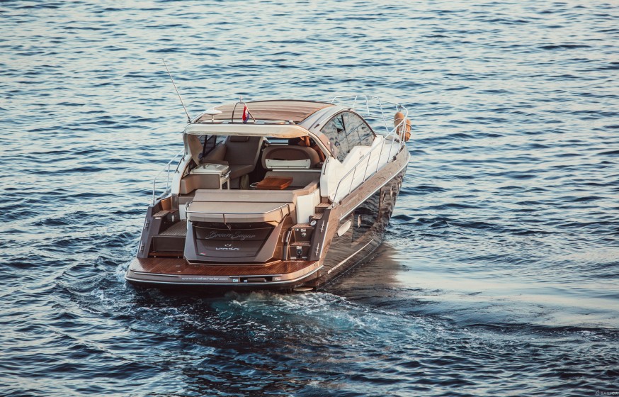 Cranchi M44 HT - Yacht Charter Sailica