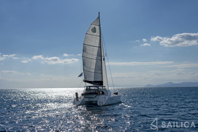 Lagoon 380 - Yacht Charter Sailica