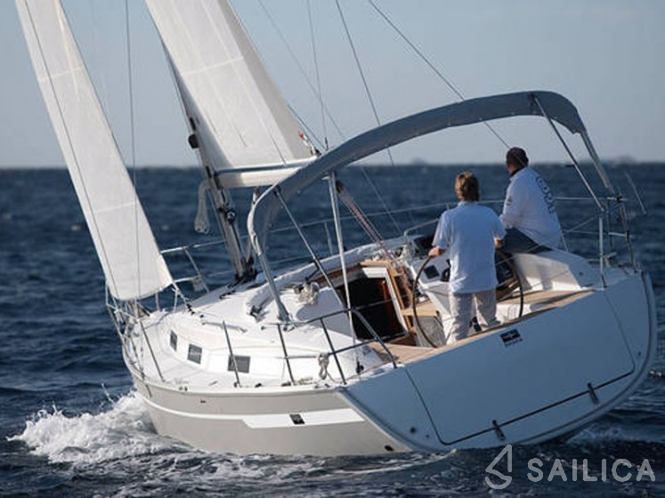 Bavaria Cruiser 32 - Yacht Charter Sailica