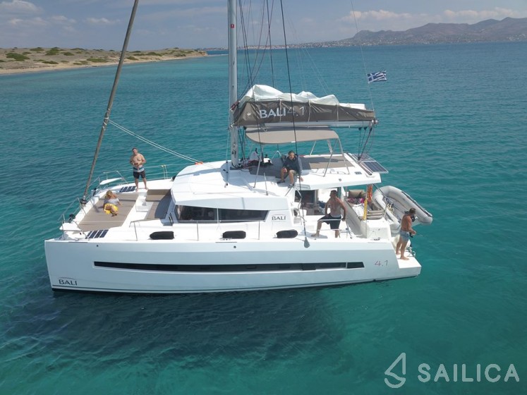 Bali 4.1 - Yacht Charter Sailica
