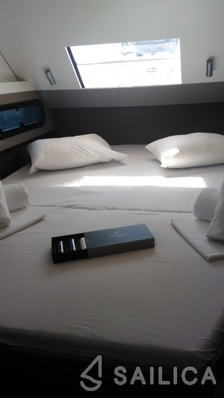 Bali 4.1 - Yacht Charter Sailica