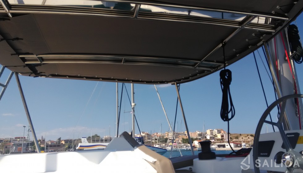 Bali 4.1 - Yacht Charter Sailica