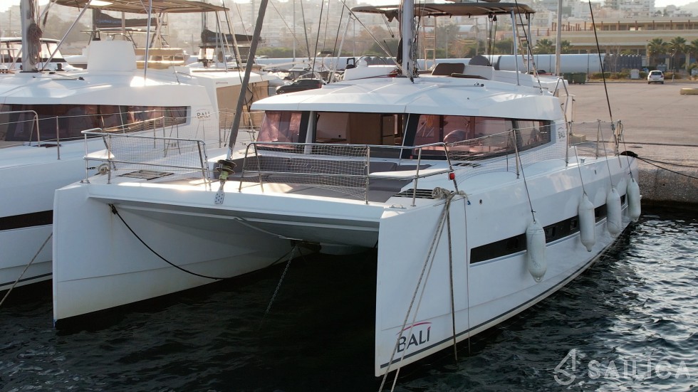 Bali 4.1 - Yacht Charter Sailica