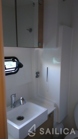 Bali 4.1 - Yacht Charter Sailica