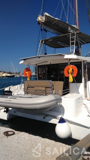 Bali 4.1 - Yacht Charter Sailica
