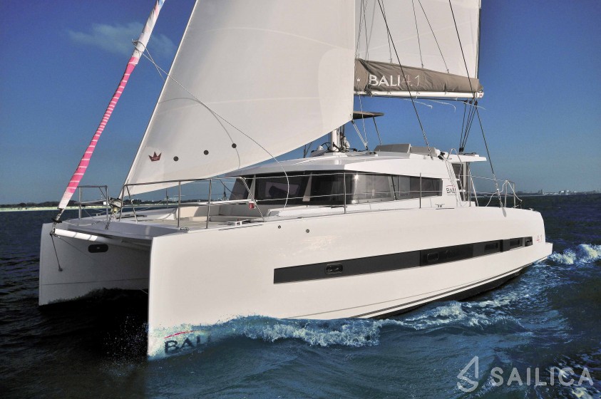 Bali 4.1 - Yacht Charter Sailica