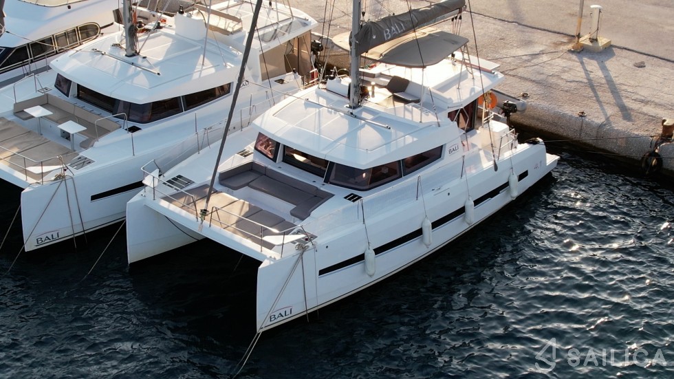 Bali 4.1 - Yacht Charter Sailica