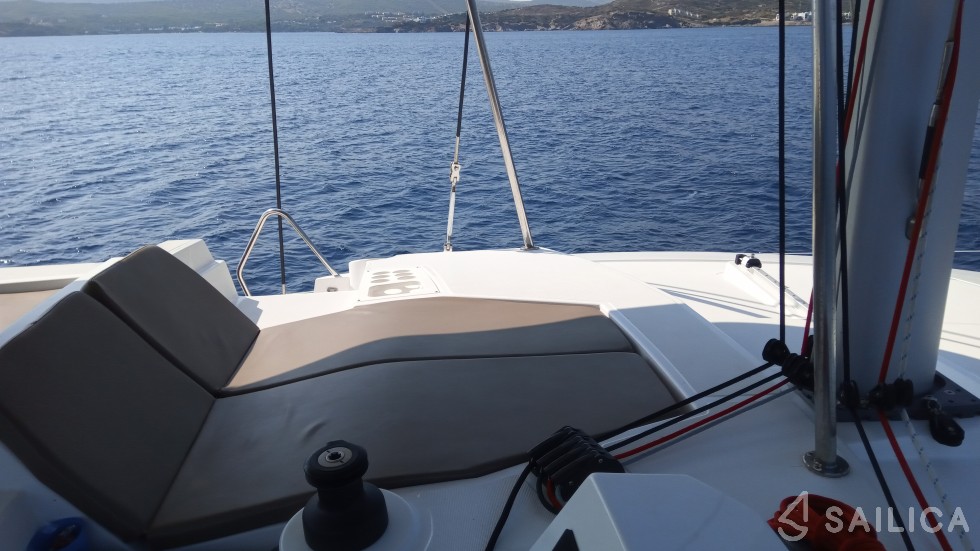 Bali 4.1 - Yacht Charter Sailica