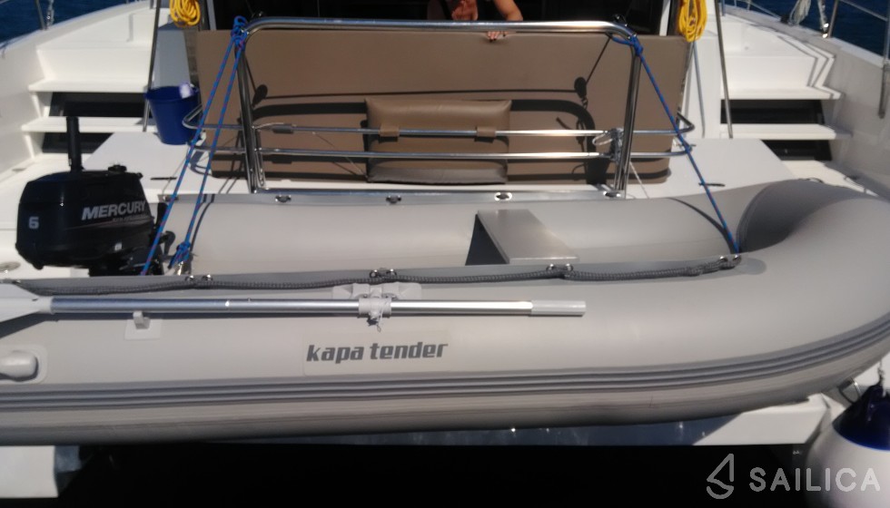 Bali 4.1 - Yacht Charter Sailica