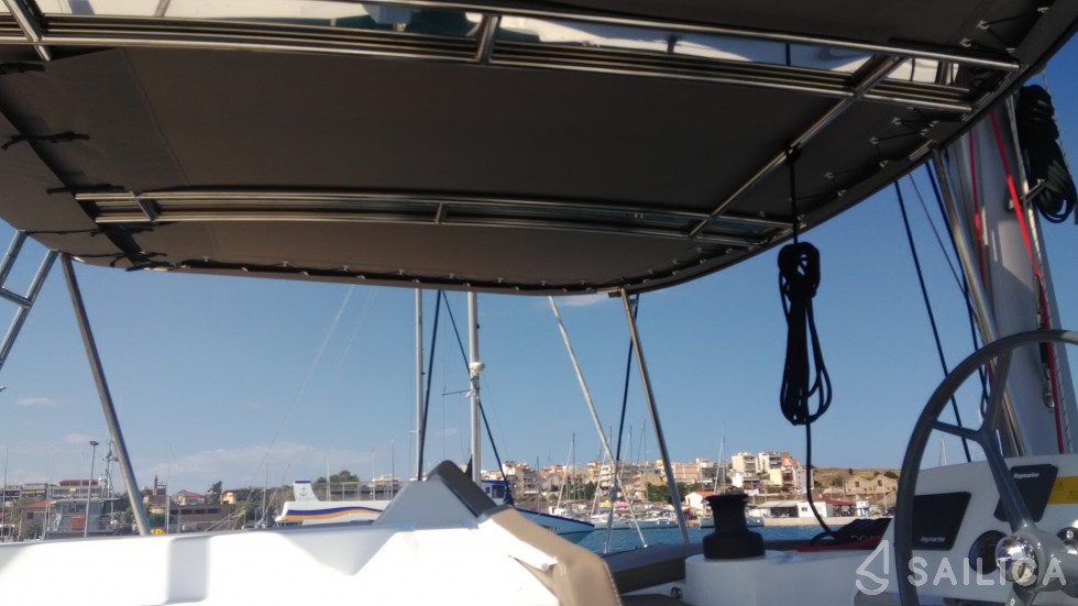 Bali 4.1 - Yacht Charter Sailica