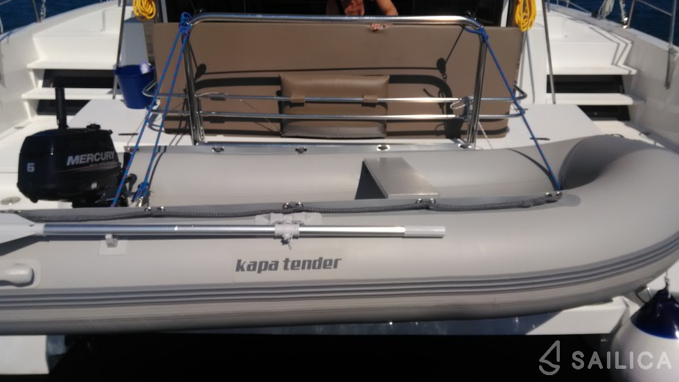 Bali 4.1 - Yacht Charter Sailica