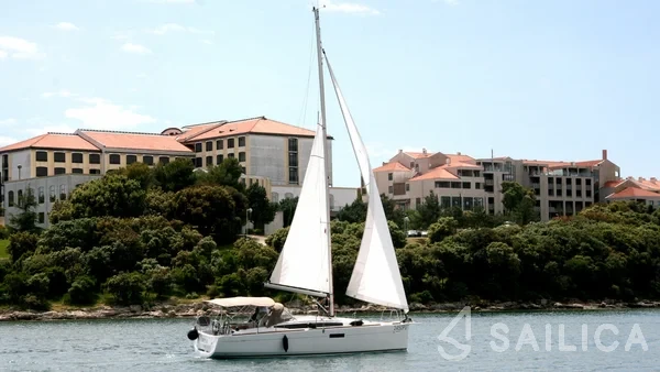Sun Odyssey 349 - Yacht Charter Sailica