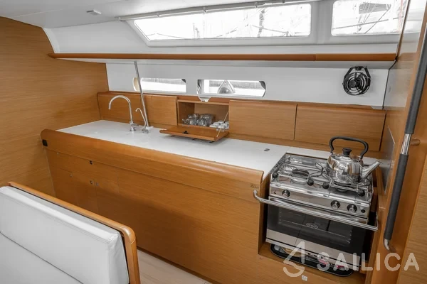 Sun Odyssey 479 - Yacht Charter Sailica