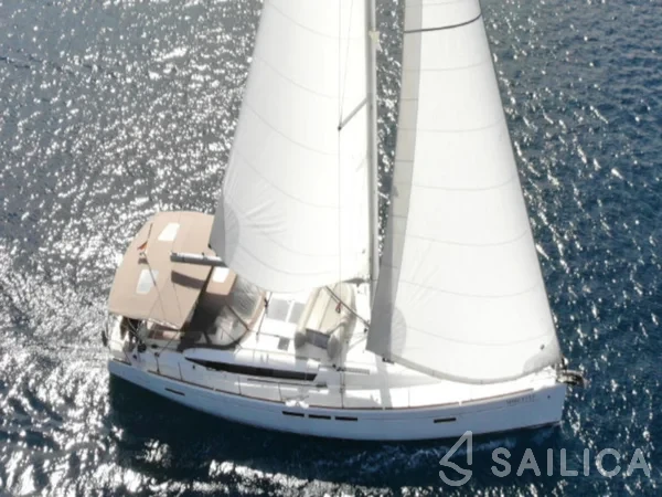 Sun Odyssey 519 - Yacht Charter Sailica