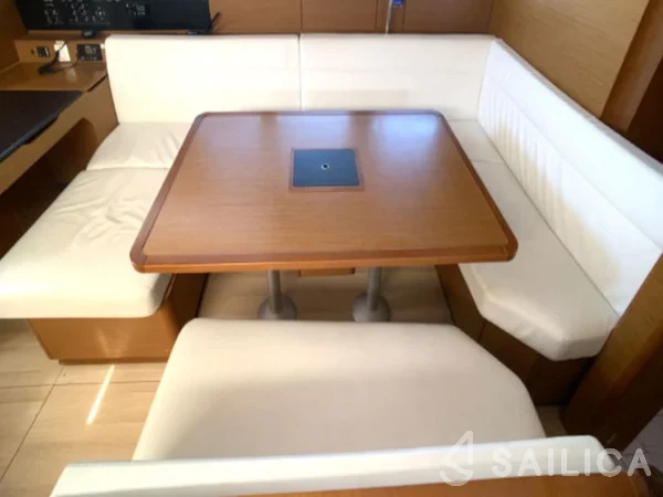 Sun Odyssey 519 - Yacht Charter Sailica
