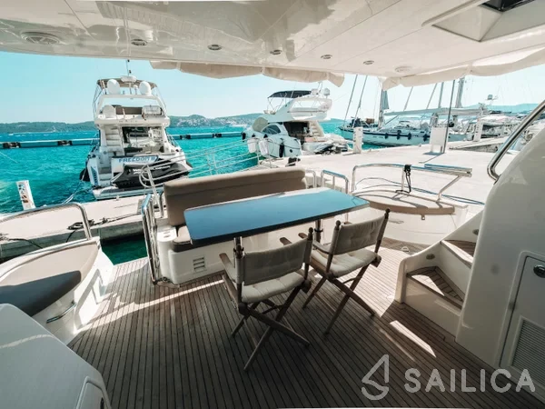 Elegance 60 Fly - Yacht Charter Sailica