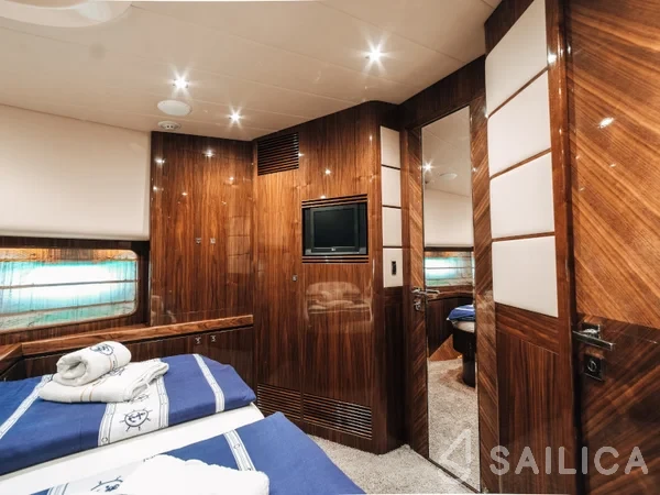 Elegance 60 Fly - Yacht Charter Sailica