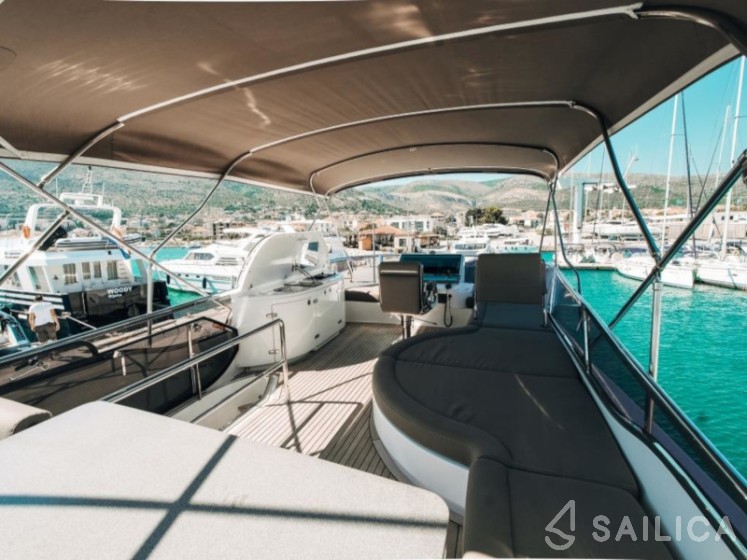 Elegance 60 Fly - Yacht Charter Sailica