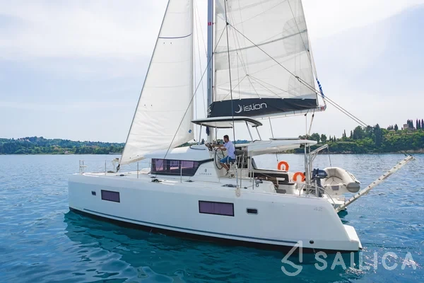 Lagoon 42 - Yacht Charter Sailica