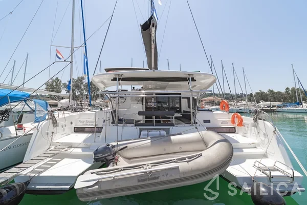 Lagoon 42 - Yacht Charter Sailica