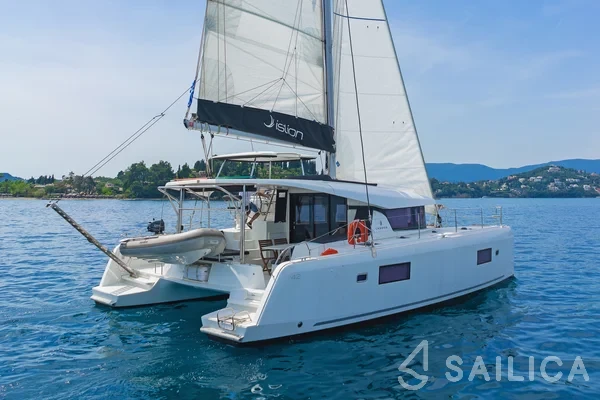 Lagoon 42 - Yacht Charter Sailica