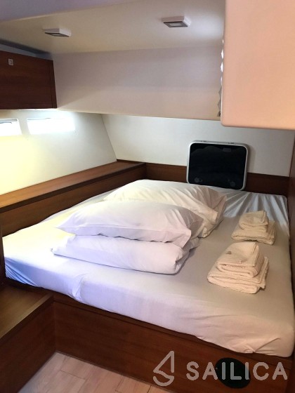 More 55 - Yacht Charter Sailica