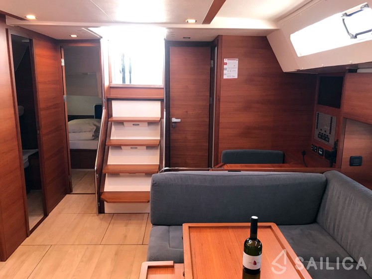 More 55 - Yacht Charter Sailica