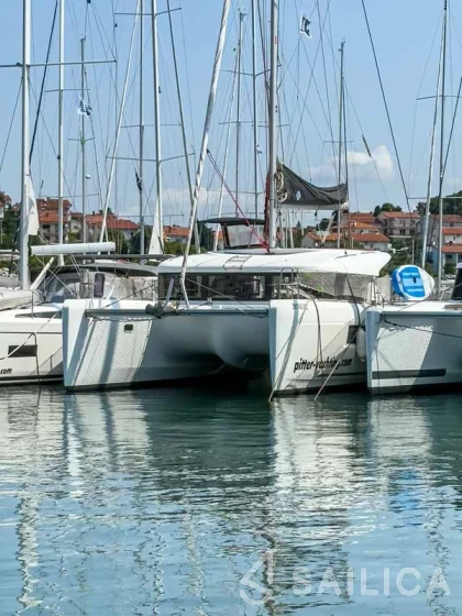 Lagoon 40 - Yacht Charter Sailica