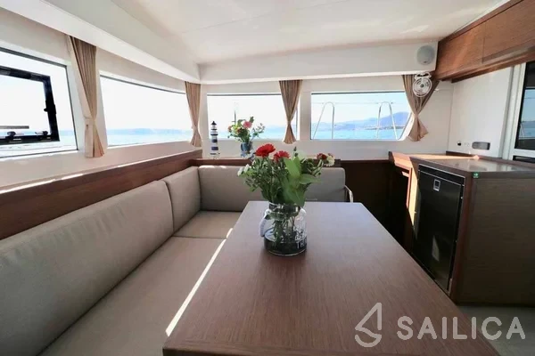 Lagoon 40 - Yacht Charter Sailica