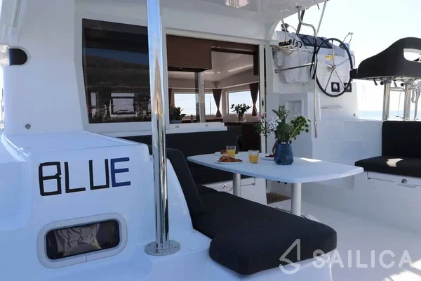 Lagoon 40 - Yacht Charter Sailica