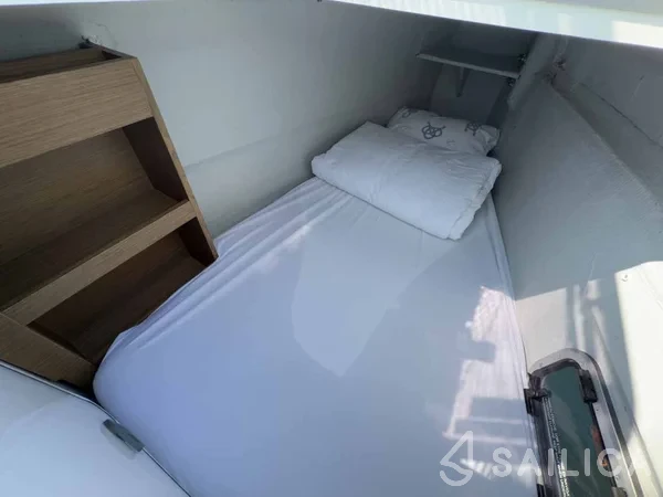 Lagoon 40 - Yacht Charter Sailica