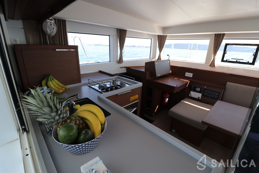 Lagoon 40 - Yacht Charter Sailica