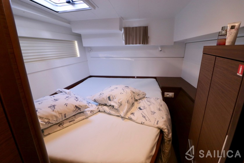 Lagoon 40 - Yacht Charter Sailica