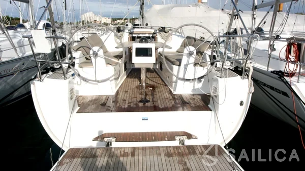 Bavaria 37 Cruiser - Yacht Charter Sailica