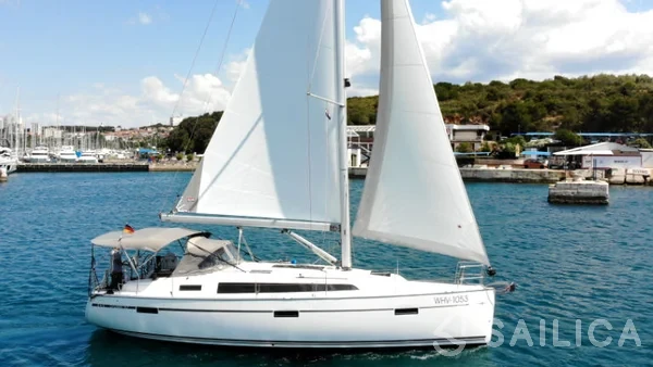 Bavaria 37 Cruiser - Yacht Charter Sailica