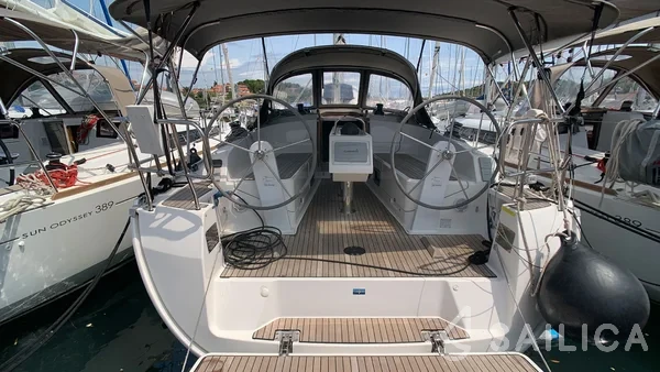 Bavaria 37 Cruiser - Yacht Charter Sailica